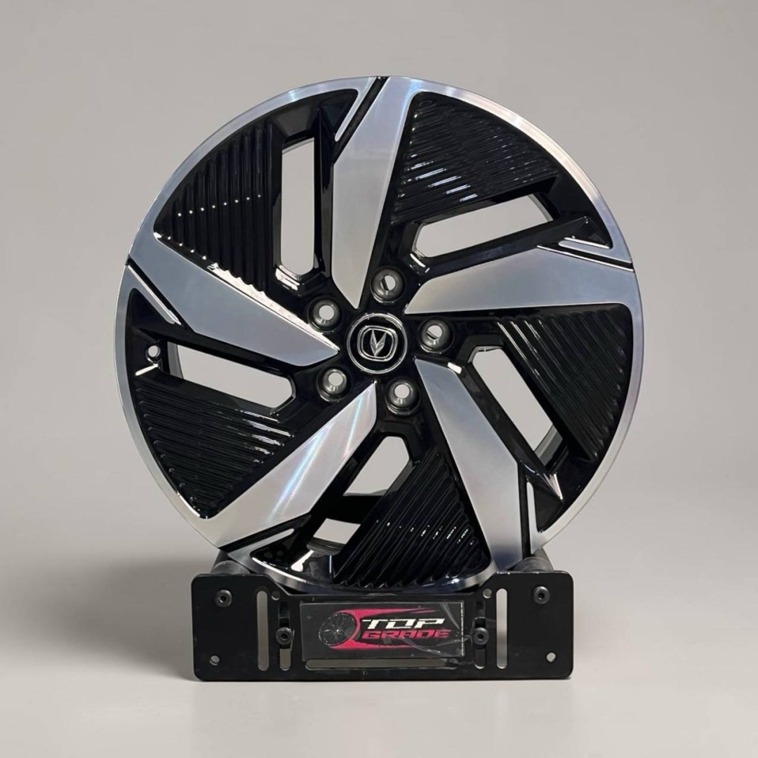 Changan ORIGINAL AXM 1030 6.5x18/5x114.3 D60.1 ET42 4 диска черный, серебристый