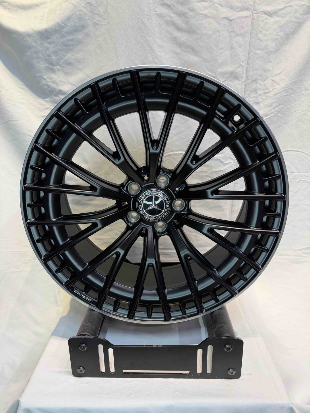 555 H3399F 8.5/9.5x20/5x112 D66.5 ET36.43 4 диска черный матовый
