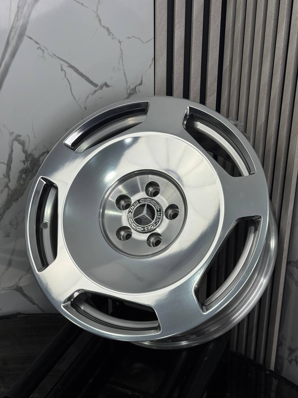 Top Grade Mercedes FBX052-8 8x18/5x112 D66.56 ET35 4 диска серебристый, хром