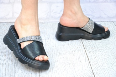 Шлепанцы GLAMOUR черный