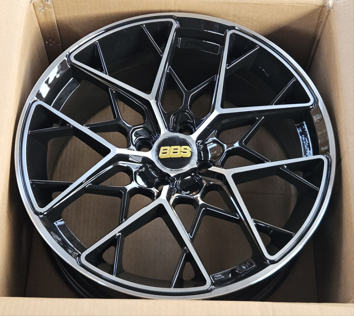 Fonyee SM 1311 7.5x17/4x100 D67.1 ET35 4 диска серебристый