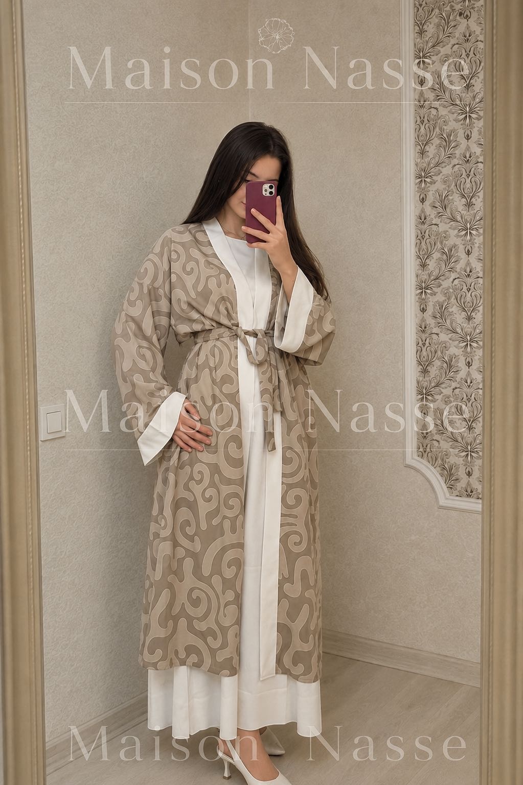 Национальный костюм бежевый