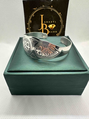 JANASYL Brand A32 длина 21 см, вес 23 г серебро, плетение отсутствует
