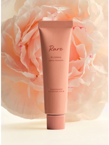 Rare Beauty Rare Eau de Parfum + Fragrance Layering Balm в оттенке FLORAL Peony Blossom крем-бальзам для тела 20 мл