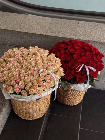 Композиция с открыткой роза 51 шт 60 см
