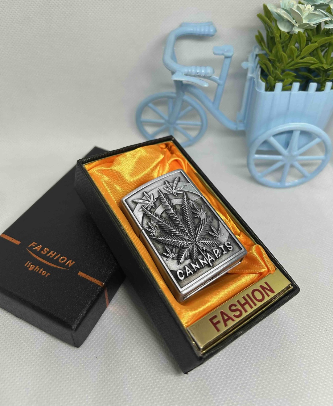 Lighter газовая зажигалка Cannabis Lighter New, металлический сплав