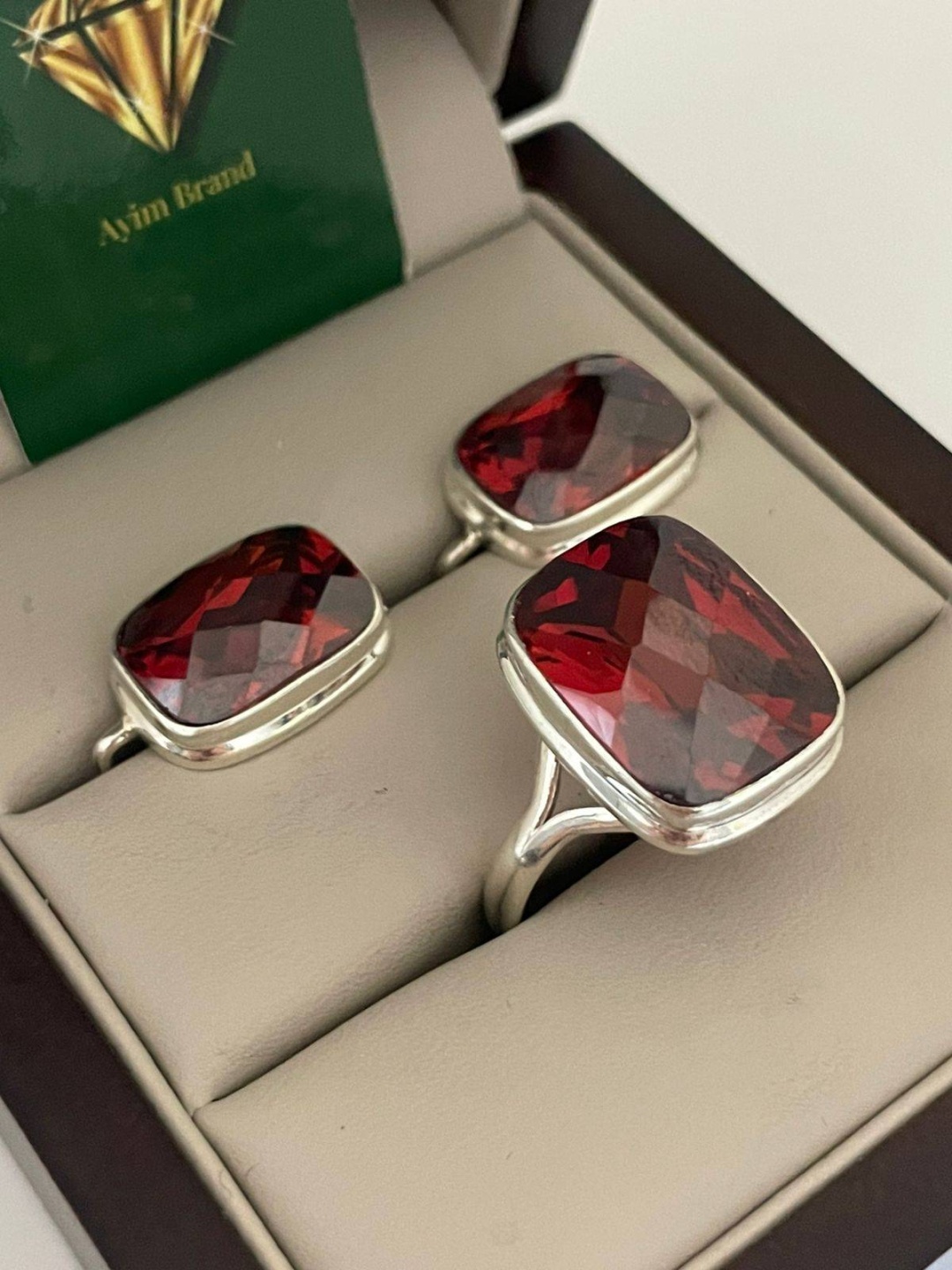Ayim Brand JJA вес 16.48 г серебро, гранат
