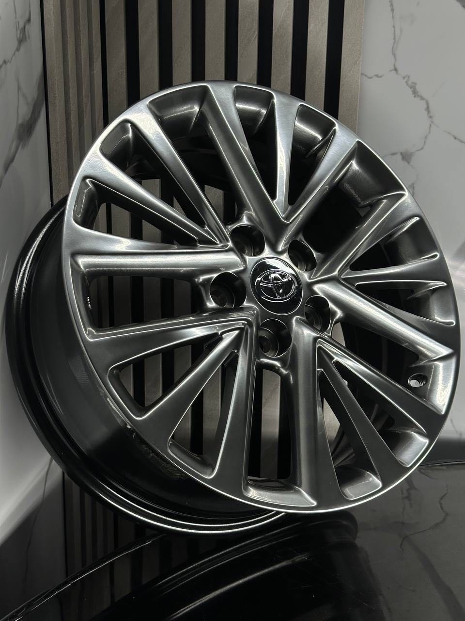Top Grade H524F 7x17/5x114.3 D60.1 ET45 4 диска графит
