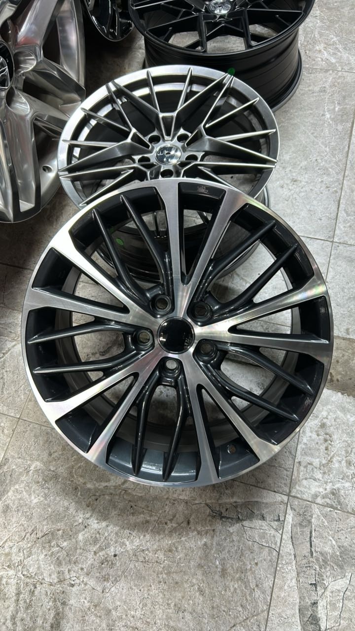 LKN Lkn0204 8x18/5x114.3 D60.1 ET45 4 диска серебристый, графит