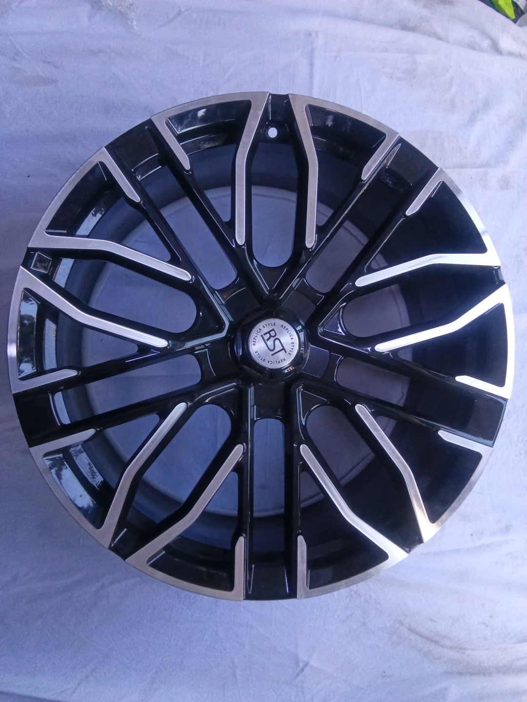 RST Rst 9.5x22/5x108 D63.4 ET48 4 диска черный, серебристый