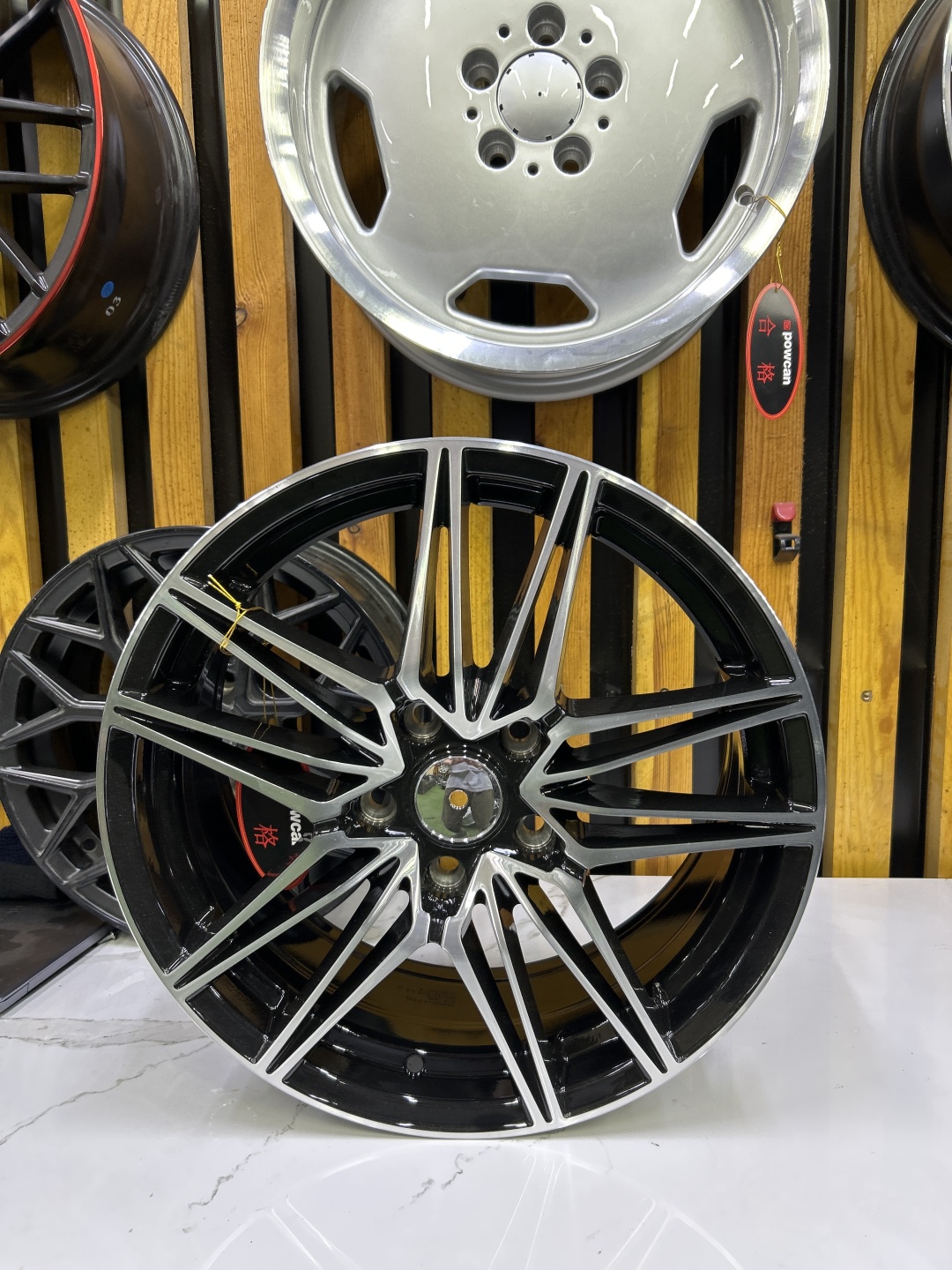 SSM Ssm04 7x17/5x114.3 D67.1 ET48 4 диска черный, серебристый