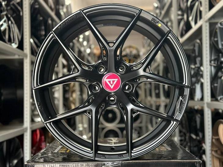 Wheelegend Wheelegend ip-2128 8.5x19/5x108 D73.1 ET38 4 диска черный