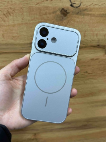 Чехол NOMADS CASE для Apple iPhone 16 серебряный