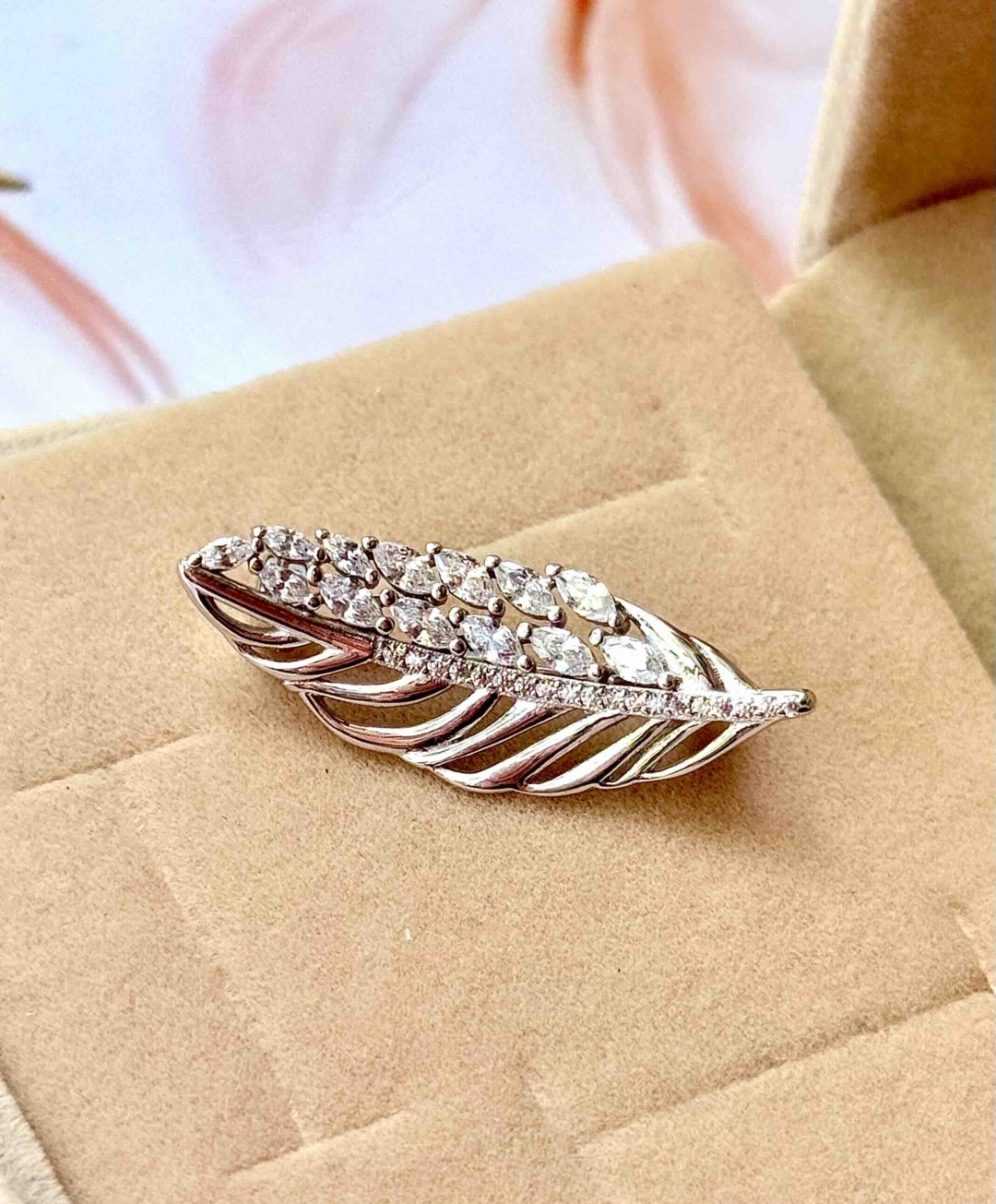 Брошь Silver 6481485 вес 2.76 г серебро, цирконий