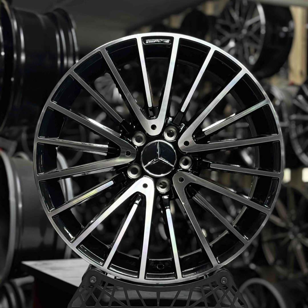 RNO H3064FA 8/9x18/5x112 D66.5 ET36.42 4 диска черный, серебристый