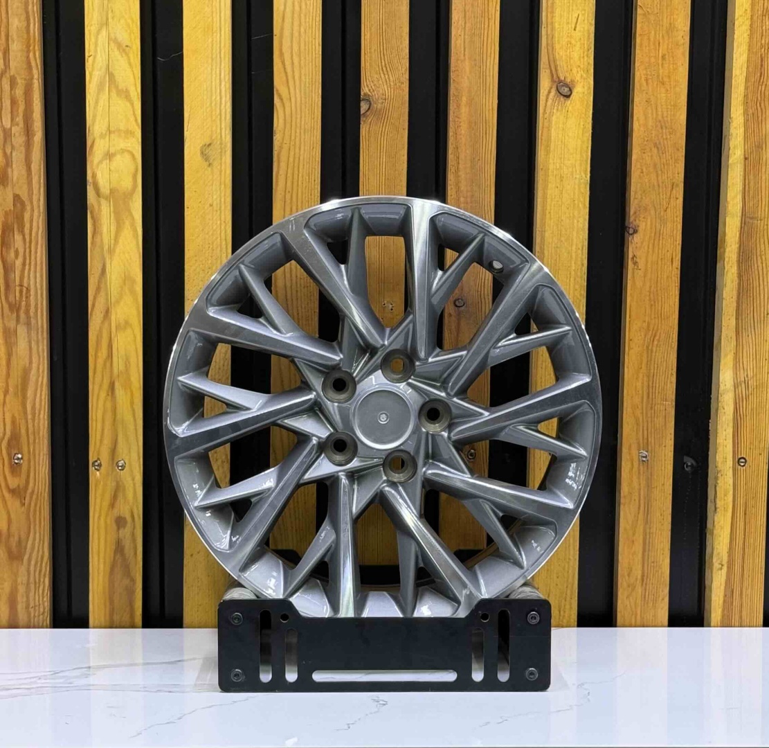 AvtoStyle 024 7.5x17/5x114.3 D67.1 ET45 4 диска серебристый, графит
