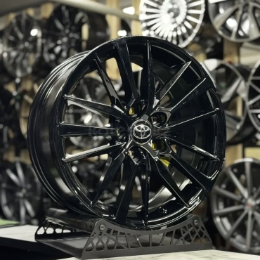 RNO 5382 7.5x17/5x114.3 D60.1 ET45 4 диска черный