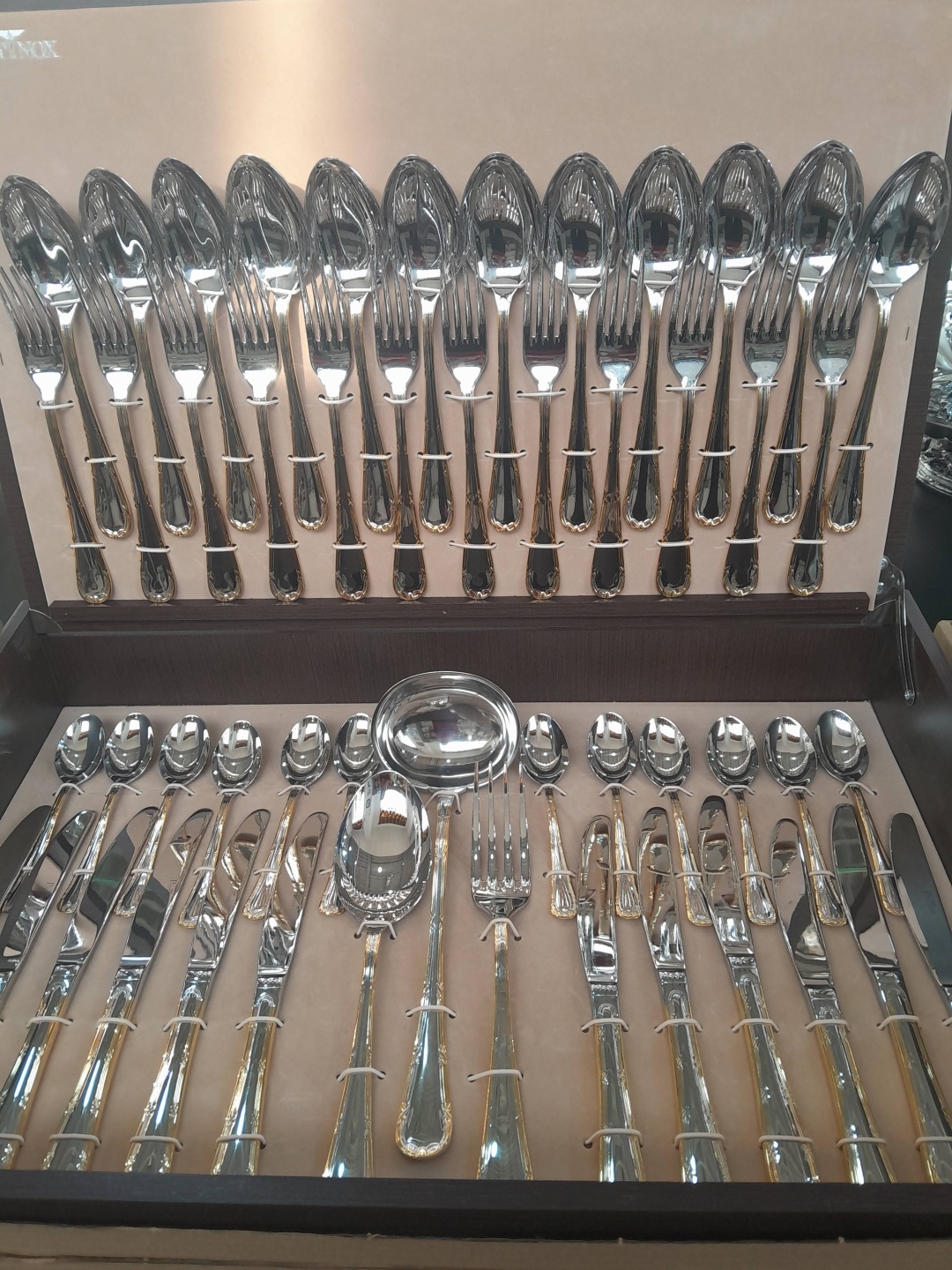 Набор столовых приборов Pintinox 51 шт, золотистый, серебристый Luxury Gold