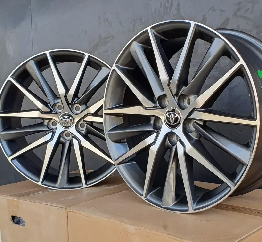 Rainbow TOYOTA XV75 8x18/5x114.3 D60.1 ET45 4 диска серый, серебристый