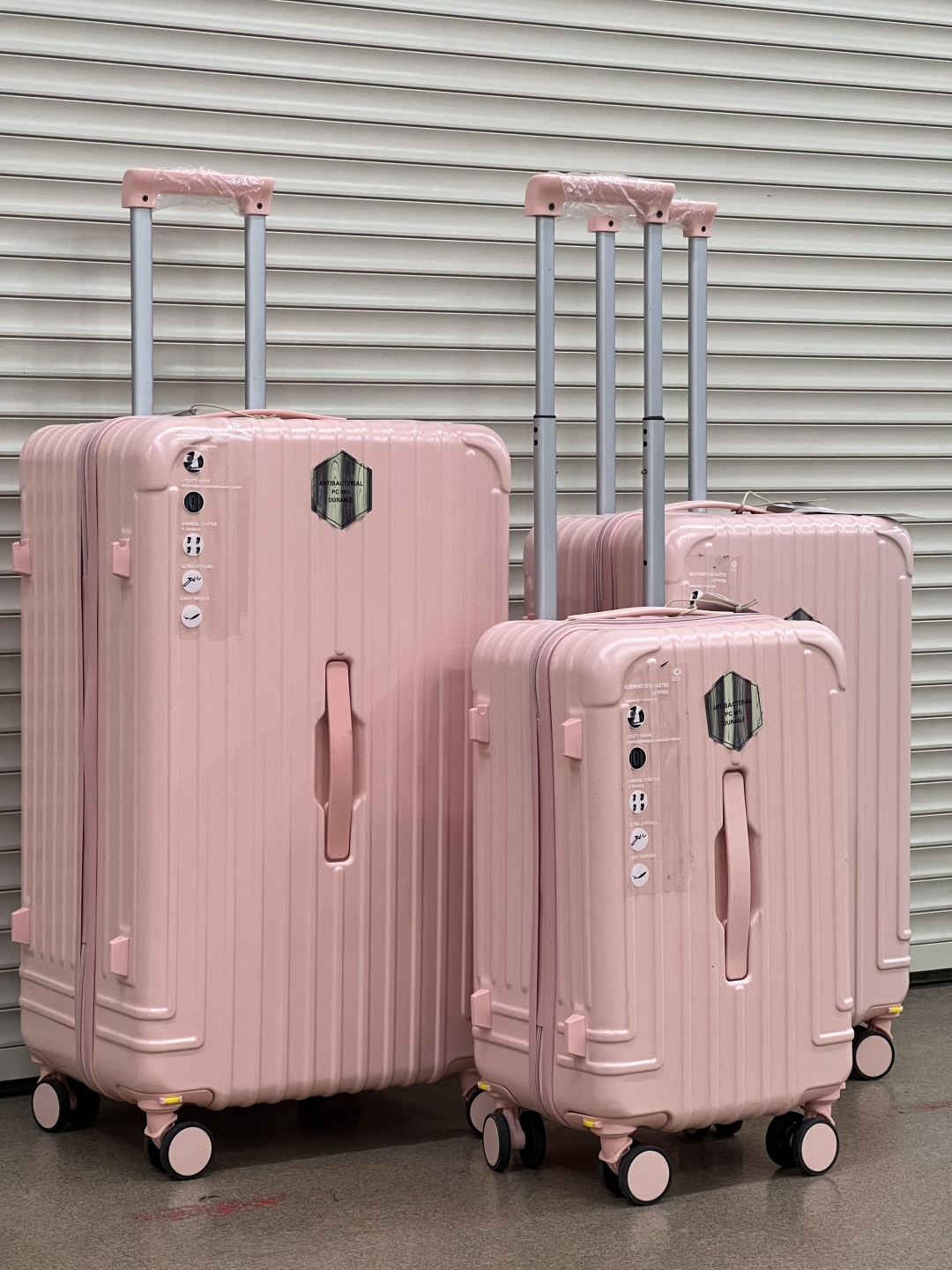 Комплект чемоданов Longstar pc-001 поликарбонат 220 л пудра, коралловый