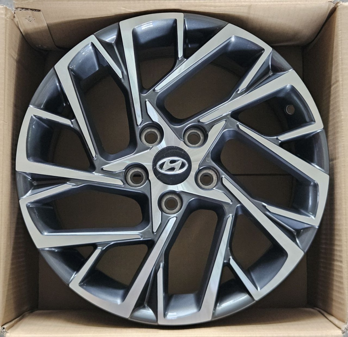 Fonyee SM H3318F 7x17/5x114.3 D67.1 ET51 4 диска серебристый