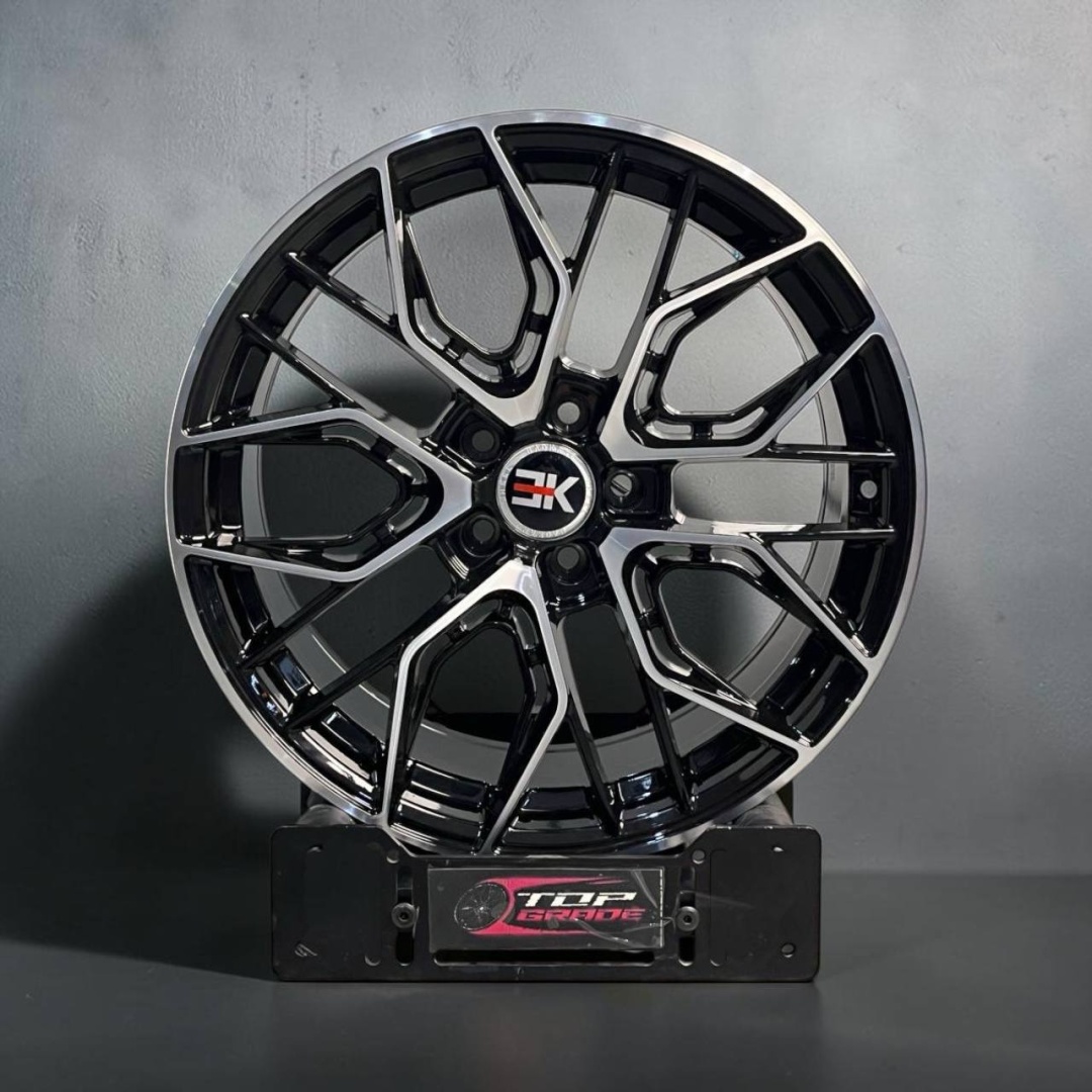 Top Grade AXM 1044 8x18/5x108 D65.1 ET35 4 диска черный, серебристый