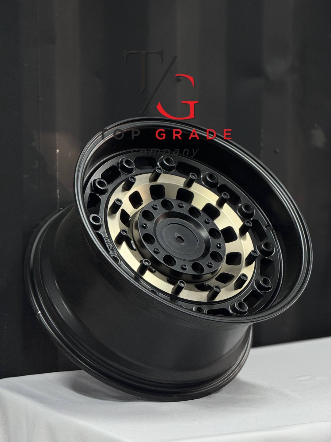 Top Grade 9120 9x17/6x139.7 D110 ET0 4 диска черный, золотистый