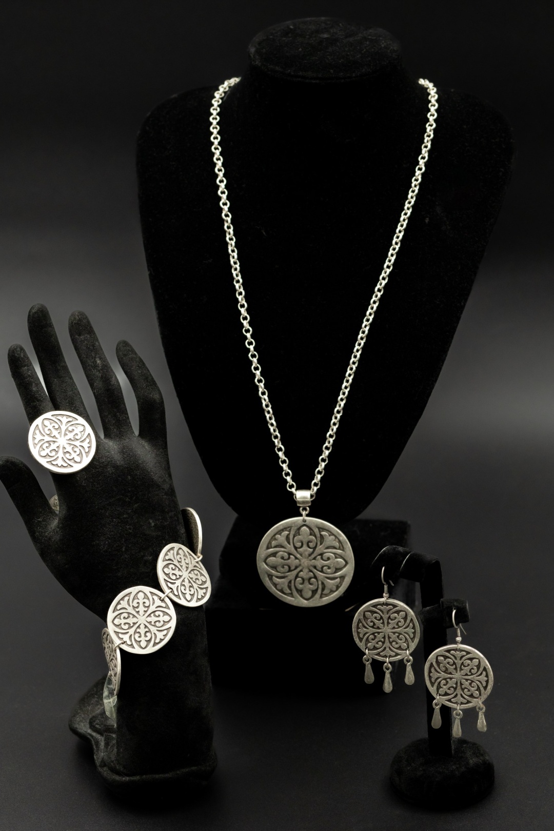 TOMIRIS COLLECTION медицинская сталь, пластик