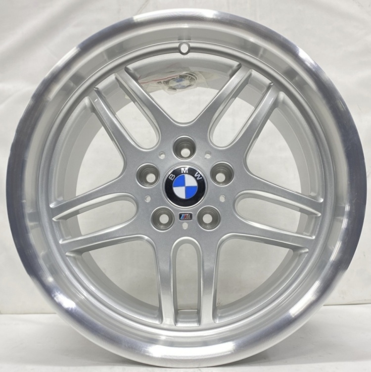 RNO 37 STYLE 8/9x17/5x120 D74.1 ET25.13 4 диска серебристый