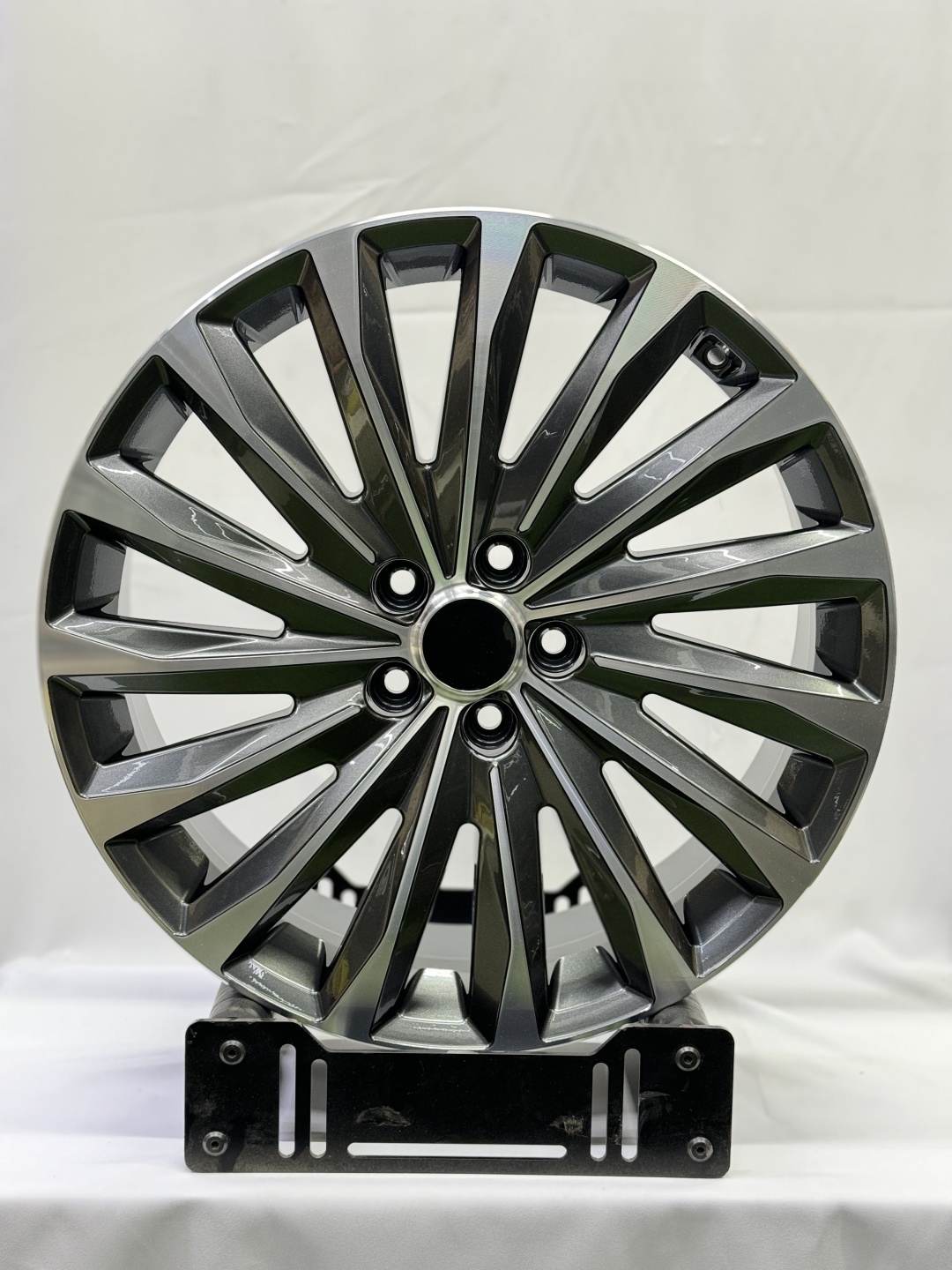 Top Grade 9909 7.5x20/5x114.3 D67.1 ET49.5 4 диска черный, серебристый, графит