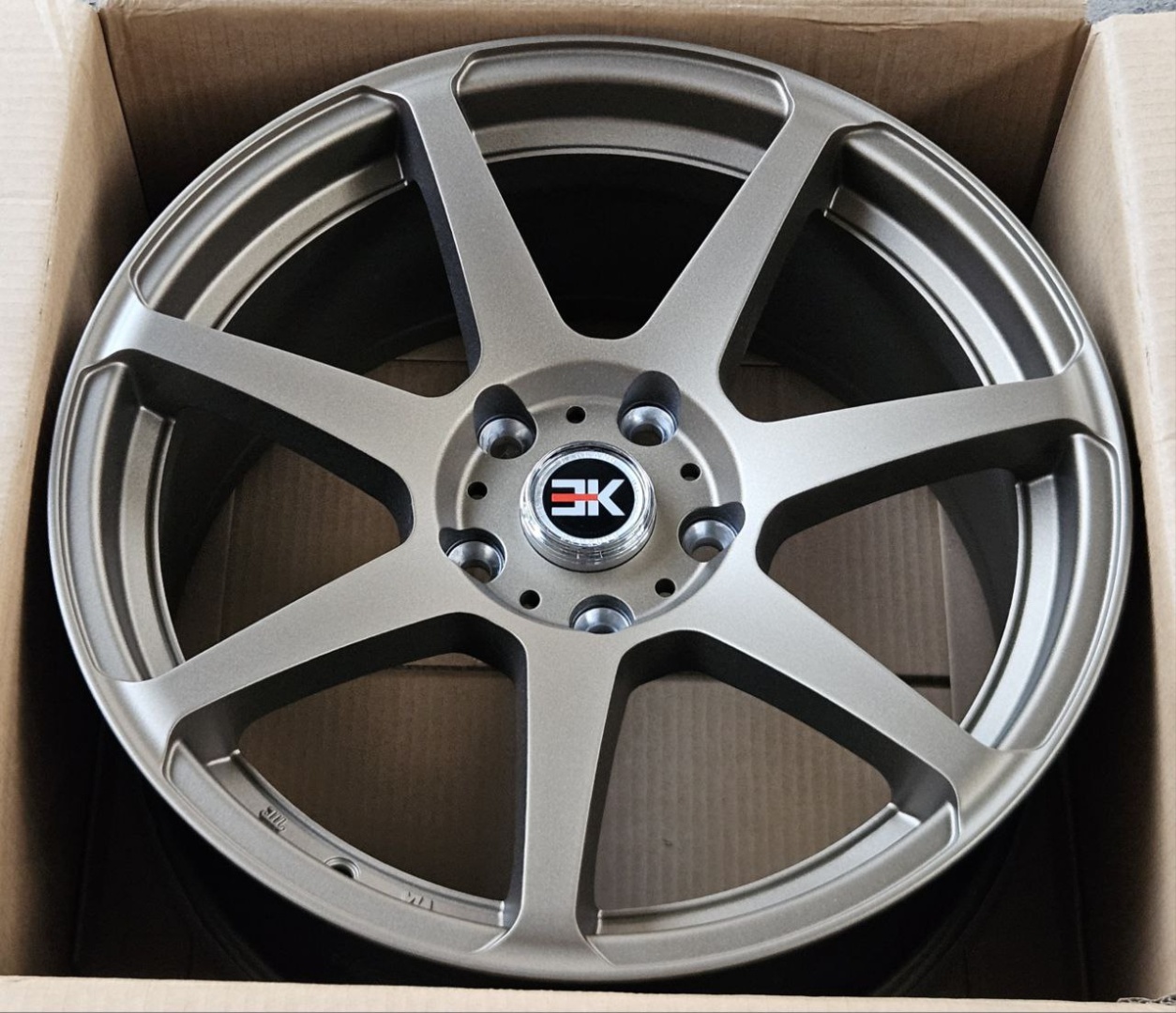 Fonyee BK5533 8x17/5x114.3 D67.1 ET35 4 диска бронзовый