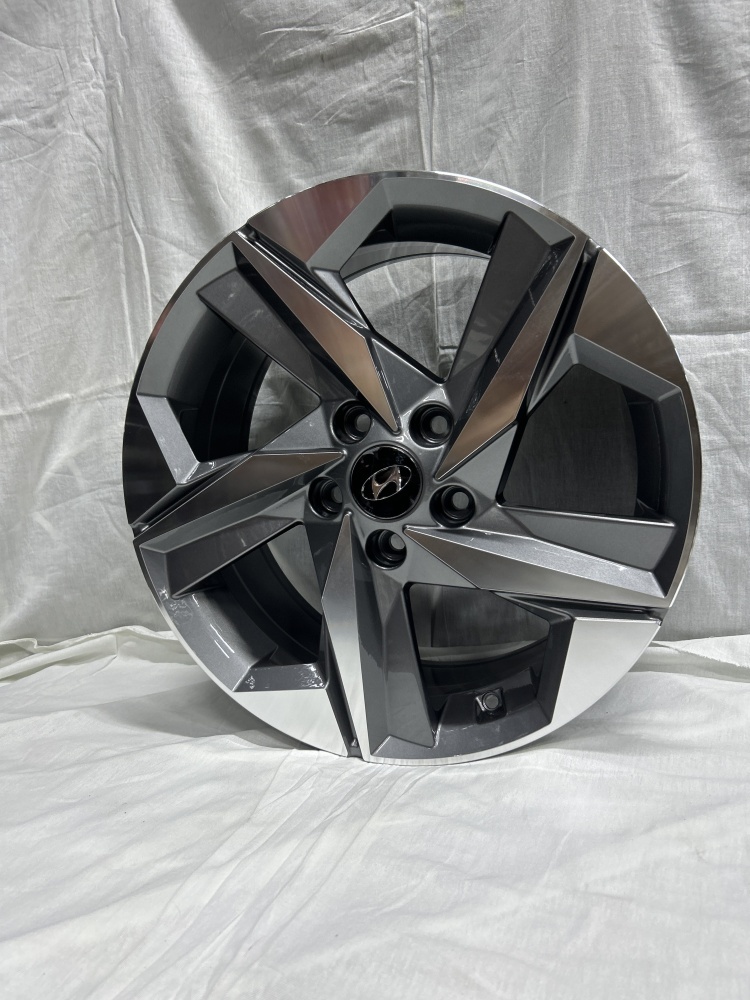 Rainbow Hyundai Elantra 7x17/5x114.3 D67.1 ET49 4 диска серебристый, серый