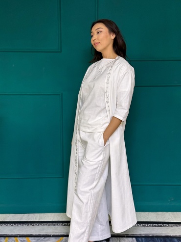 Костюм повседневный белый