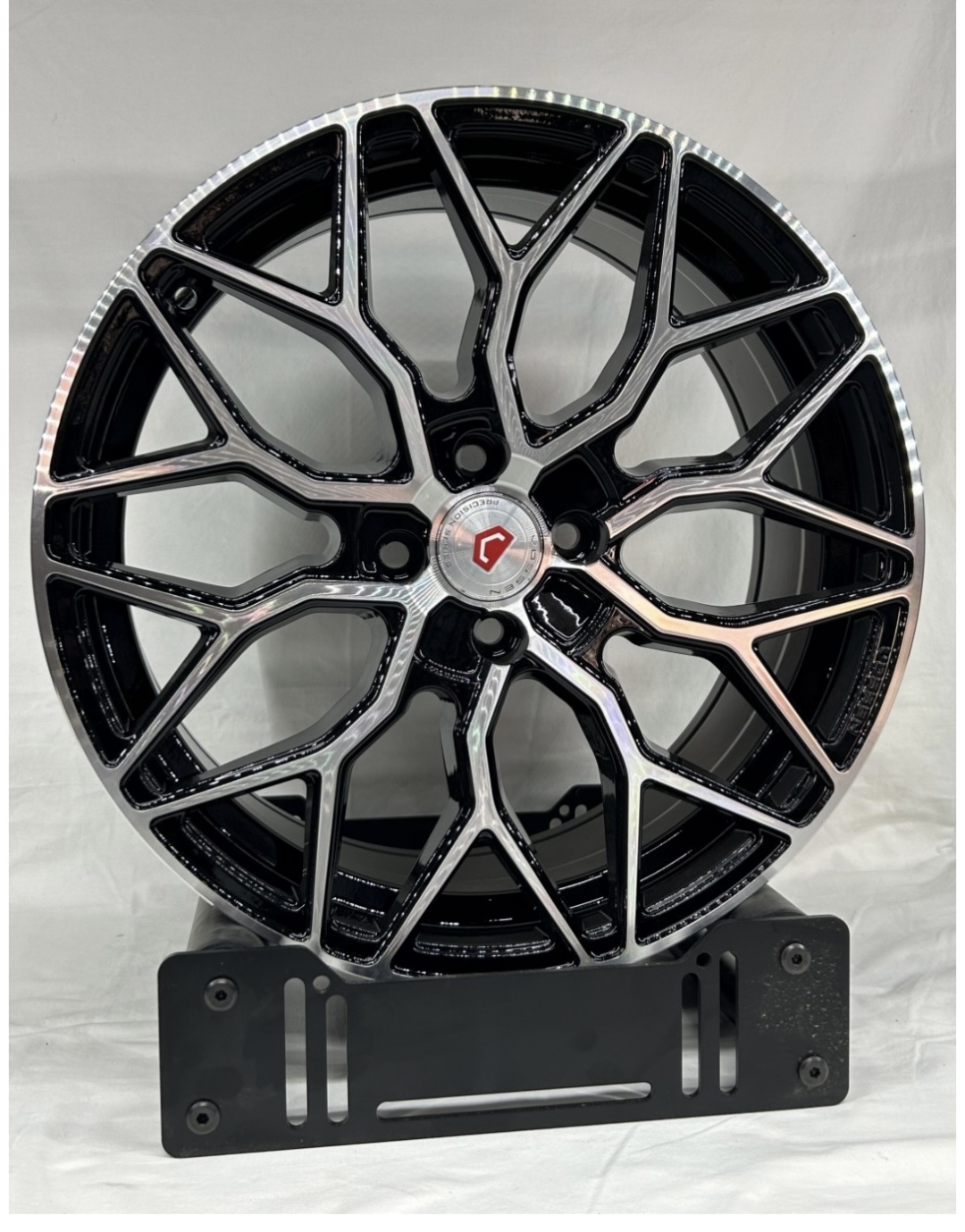 SSM SSM 0577 7.5x17/4x100 D67.1 ET35 4 диска черный, серебристый