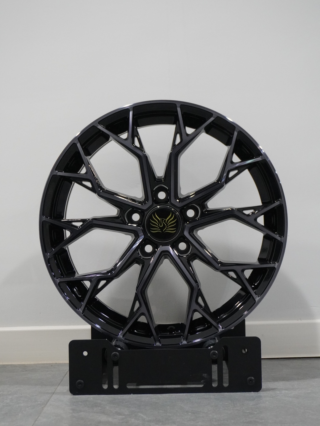 PDW TURONE 7.5x17/5x114.3 D67.1 ET35 4 диска черный, серебристый