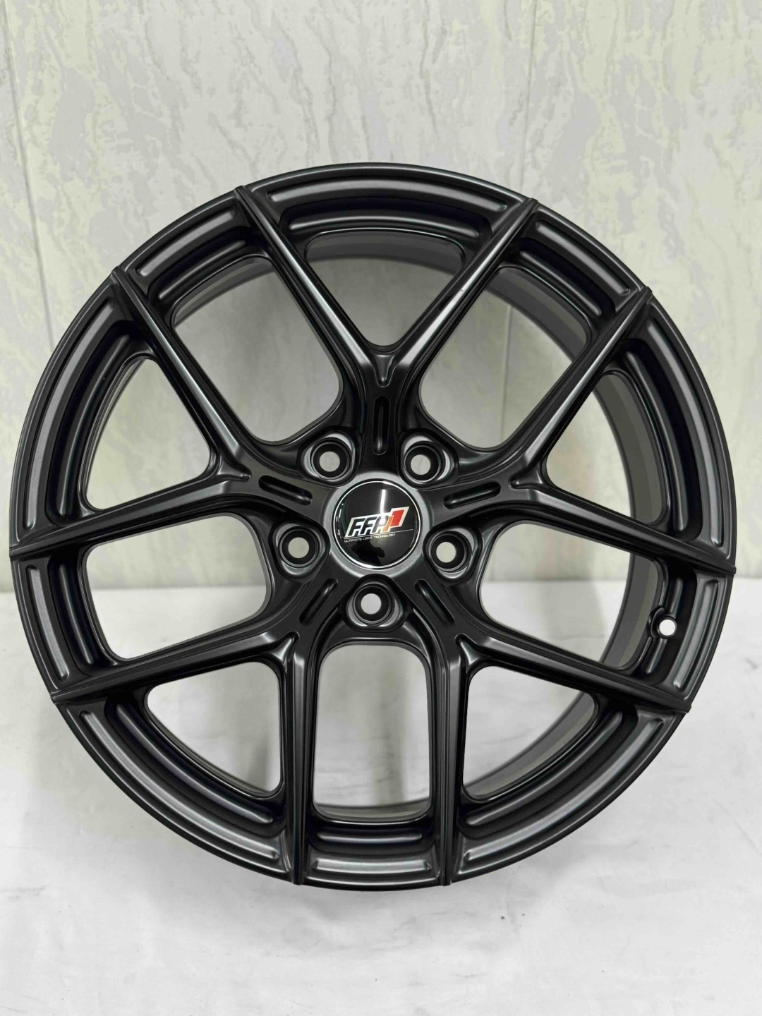 Top Grade 50037 8x18/5x114.3 D66.1 ET35 4 диска черный