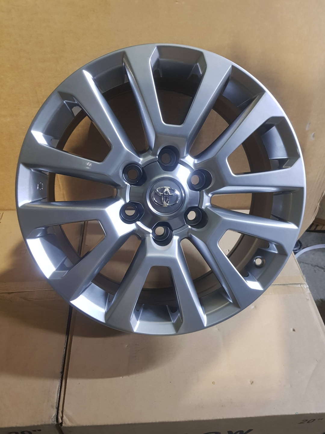 REW Toyota FBX313-8 7.5x18/6x139.7 D106.1 ET25 4 диска серебристый