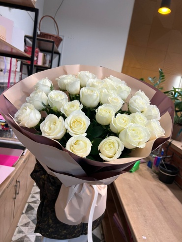 Flowers Center Astana моно-букет с открыткой роза 25 шт 75 см
