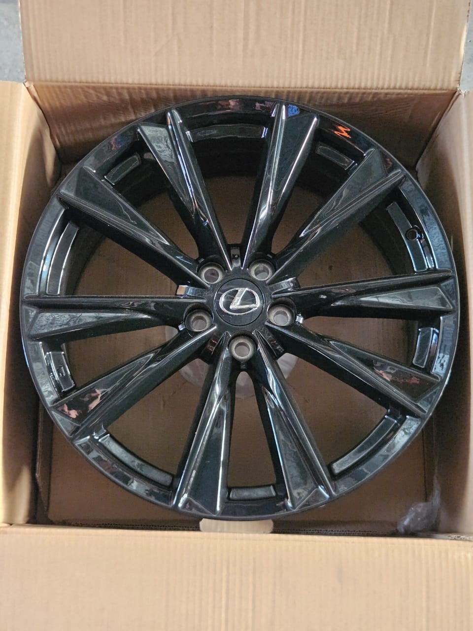 Fonyee SM FBX057-20 8x20/5x114.3 D60.1 ET30 4 диска черный