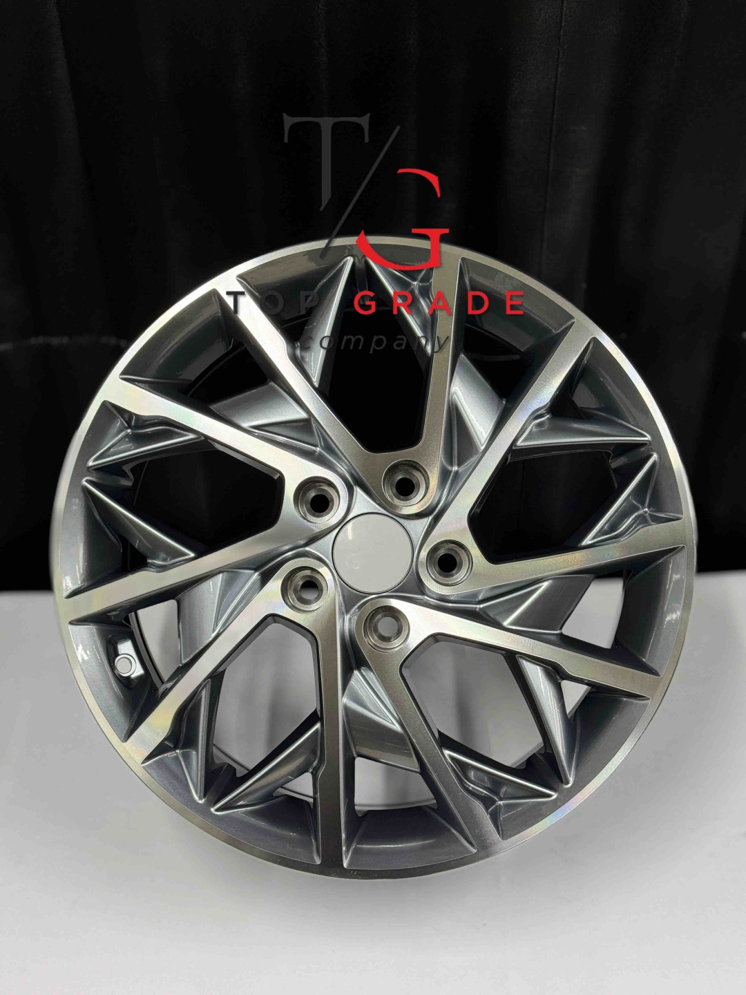 Top Grade Diski0004 7.5x17/5x114.3 D67.1 ET47 4 диска серебристый, графит