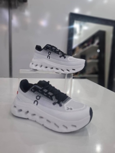 Кроссовки 1001 белый, черный