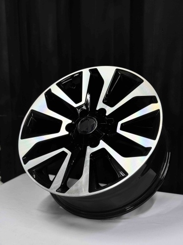Top Grade Diski086269 8/8.5x19/6x139.7 D106.2 ET26 4 диска черный, серебристый
