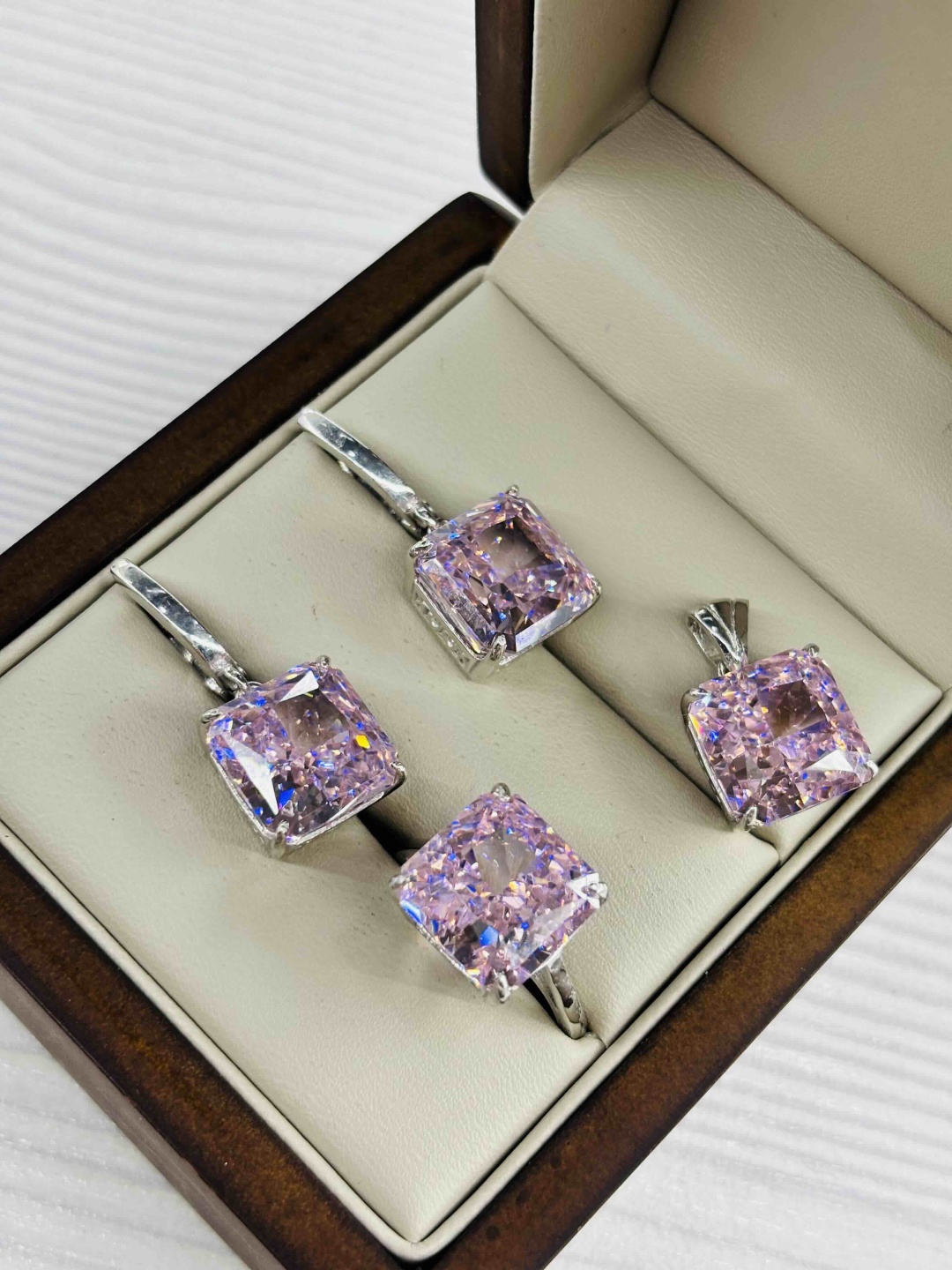 Exclusive S.M448 вес 26.5 г серебро, муассанит