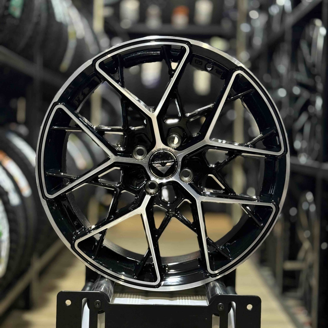 Vossen Vorsteiner 7.5x17/4x98 D58.6 ET35 4 диска серебристый, черный