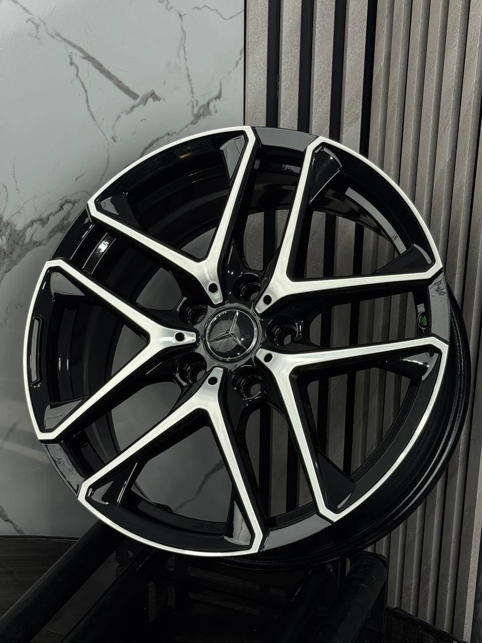 Top Grade EXPFBX458 8x17/5x112 D66.5 ET35 4 диска черный, серебристый