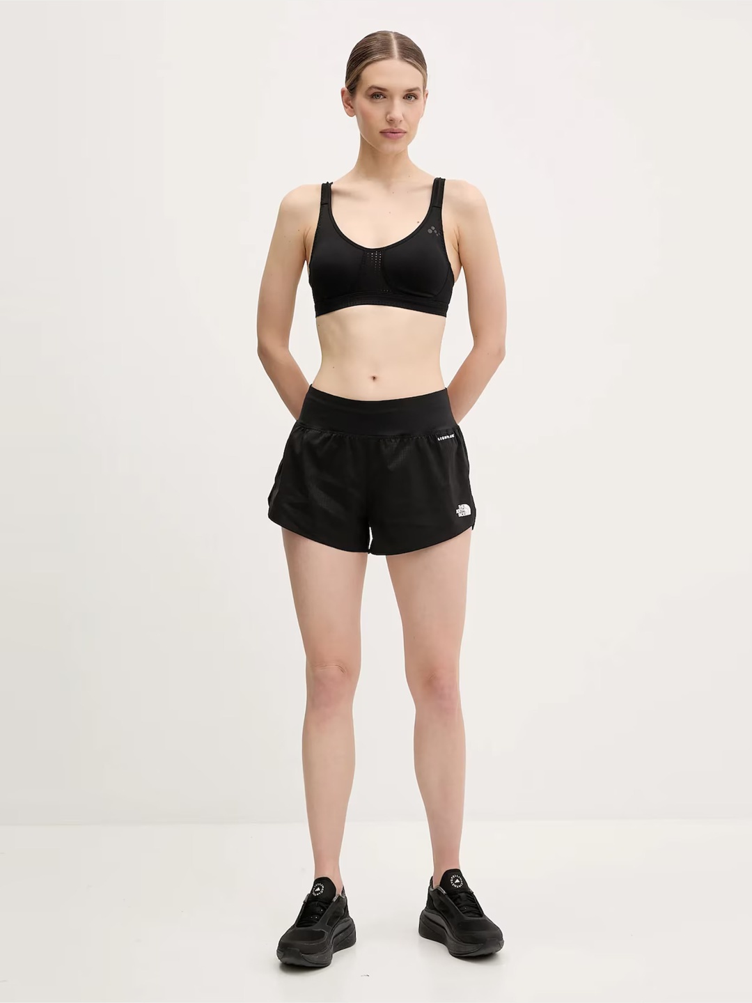 Спортивные шорты The North Face черный