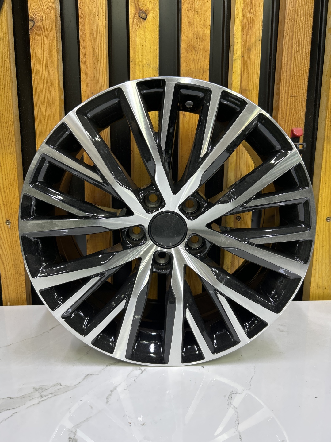 LKN Lkn09 8x17/5x112 D57.1 ET41 4 диска черный, серебристый