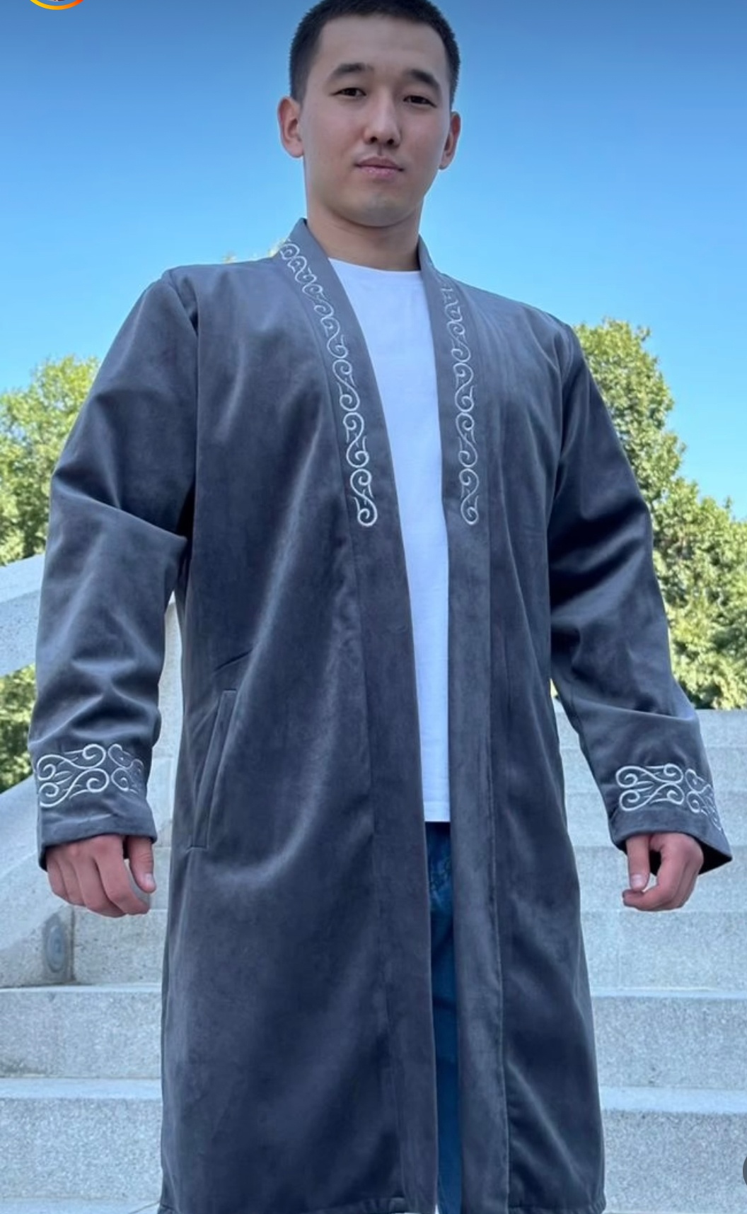 Национальный костюм серебристый