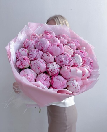 Bestflowers моно-букет в оформлении пион 29 шт 50 см
