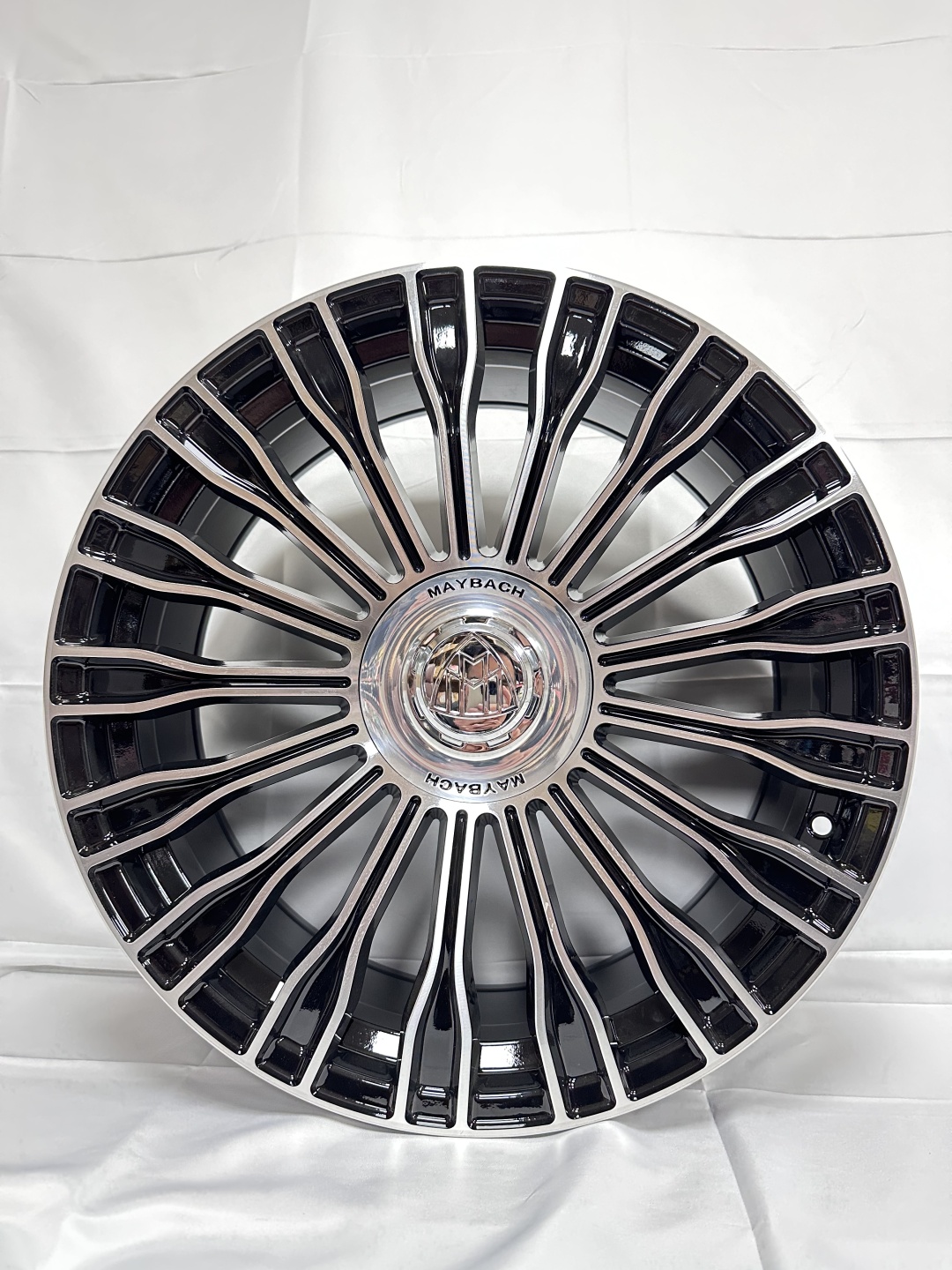 Maybach 8.5/9.5x20/5x112 D66.6 ET38.43 4 диска серебристый